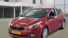 Rood Gebruikt 2013 Kia Ceed Comfort Hatchback | € 5.999 (Goede deal)