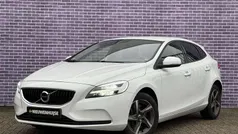 Wit Gebruikt 2019 Volvo V40 Stationwagen | € 15.499 (Eerlijke prijs)