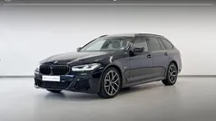 M carbonschwarz Gebruikt 2024 BMW 530e M Sport Stationwagen | € 55.795 (Eerlijke prijs)