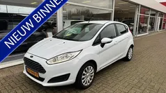Wit (metallic) Gebruikt 2016 Ford Fiesta Style Hatchback | € 6.450 (Eerlijke prijs)