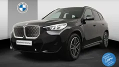 Zwart Gebruikt 2024 BMW iX1 M Sport SUV | € 45.950 (Eerlijke prijs)