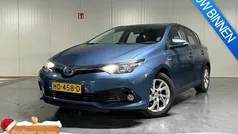Blauw Gebruikt 2015 Toyota Auris Hatchback | € 13.950 (Eerlijke prijs)