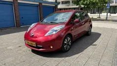 Rood Gebruikt 2016 Nissan Leaf Tekna Hatchback | € 4.100 (Super prijs)