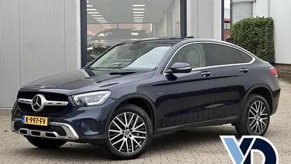 Blauw (metallic) Gebruikt 2020 Mercedes GLC300 Business Coupé | € 44.950 (Eerlijke prijs)