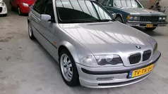 Grijs Gebruikt 1998 BMW 323 Sedan | € 3.500 (Eerlijke prijs)