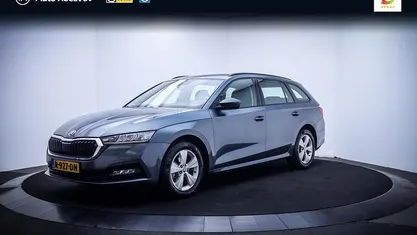 Occasion Skoda Octavia Ambition 2022 Grijs Stationwagen