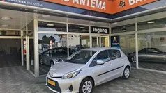 Grijs Gebruikt 2013 Toyota Yaris Hatchback | € 12.950 (Eerlijke prijs)