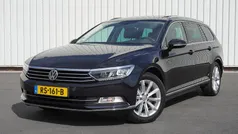 Zwart, metallic lak Gebruikt 2017 VW Passat Highline Stationwagen | € 19.499 (Eerlijke prijs)