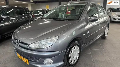 Occasion 2008 Peugeot 206 Hatchback | € 2.250 (Eerlijke prijs)