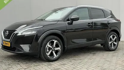 Zwart Occasion 2022 Nissan Qashqai N-Connecta SUV | € 26.735 (Eerlijke prijs)