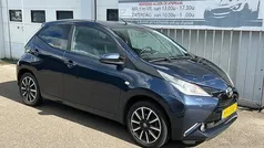 Blauw Gebruikt 2015 Toyota Aygo X-play Hatchback | € 6.490 (Eerlijke prijs)