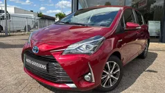 Rood Gebruikt 2020 Toyota Yaris Hybrid Hatchback | € 17.995 (Eerlijke prijs)