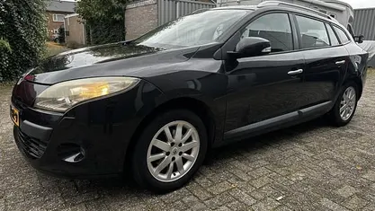 Zwart Gebruikt 2009 Renault Mégane GrandTour Stationwagen | € 2.185 (Eerlijke prijs)