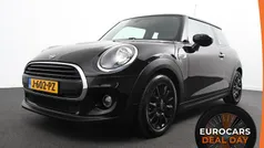 Zwart Gebruikt 2019 Mini Cooper Hatchback | € 16.490 (Eerlijke prijs)