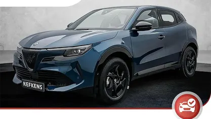 Blauw Occasion 2024 Alfa Romeo Junior SUV | € 30.925 (Eerlijke prijs)