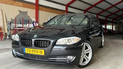 Zwart Gebruikt 2011 BMW 523 Sedan | € 9.975 (Eerlijke prijs)