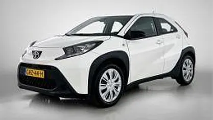 Gebruikt 2024 Toyota Aygo X Play SUV | € 16.725 (Super prijs)