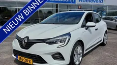 Wit Gebruikt 2021 Renault Clio V Business Hatchback | € 15.950 (Eerlijke prijs)