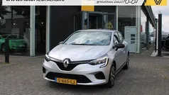 Gebruikt 2023 Renault Clio V Equilibre Hatchback | € 14.445 (Super prijs)