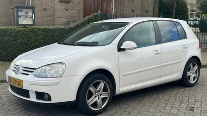 Wit Gebruikt 2008 VW Golf VI Trendline Hatchback | € 2.450 (Eerlijke prijs)