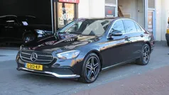 Zwart Gebruikt 2020 Mercedes E220 AMG line Sedan | € 32.950 (Eerlijke prijs)