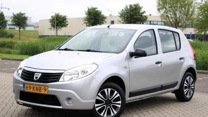 Occasion Dacia Sandero Ambiance 75 PK (55 kW) 2010 Grijs Hatchback