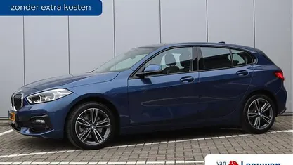 Occasion BMW 118 Sport Line 136 PK (100 kW) 2022 Blauw (metallic) Hatchback