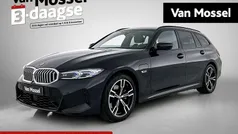 Zwart Gebruikt 2023 BMW 330e M Sport Stationwagen | € 39.900 (Eerlijke prijs)