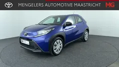 Gebruikt 2024 Toyota Aygo Play Hatchback | € 17.950 (Eerlijke prijs)
