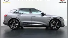 Grijs, metallic lak Gebruikt 2022 Audi e-tron Advanced SUV | € 37.895 (Super prijs)