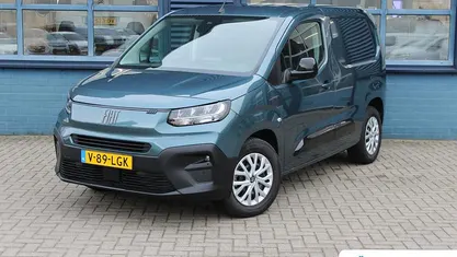 Blauw Occasion 2025 Opel Combo-e Life Van | € 20.722 (Eerlijke prijs)