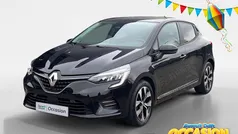Noir étoilé gne (donker zwart) Gebruikt 2023 Renault Clio V Evolution Hatchback | € 15.935 (Eerlijke prijs)