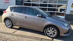 Bruin Gebruikt 2016 Toyota Auris Hybrid Hatchback | € 15.250 (Goede deal)