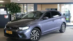 Grijs, metallic lak Gebruikt 2021 VW Polo Business Hatchback | € 15.950 (Eerlijke prijs)