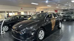 Zwart, metallic lak Nieuw 2025 Kia Ceed Sportswagon 2 Stationwagen | € 34.850 (Eerlijke prijs)
