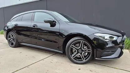 Occasion 2021 Mercedes CLA250e AMG Sedan | € 32.480 (Eerlijke prijs)