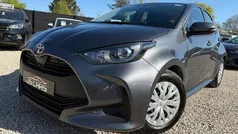 Grijs Gebruikt 2022 Toyota Yaris Play Sedan | € 17.490 (Eerlijke prijs)