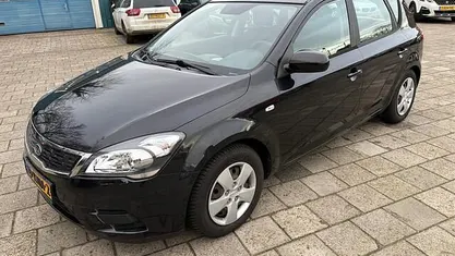Gebruikt 2010 Kia Ceed Hatchback | € 3.750 (Eerlijke prijs)