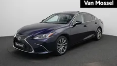 Blauw Gebruikt 2019 Lexus ES300H Luxury Line Sedan | € 29.945 (Eerlijke prijs)