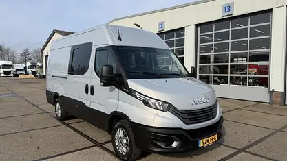 Occasion Iveco Daily 175 PK (128 kW) 2023 Grijs Van