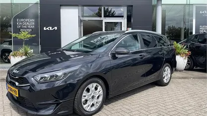 Gebruikt 2022 Kia Ceed Hatchback | € 18.945 (Eerlijke prijs)