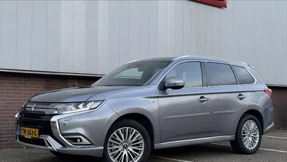 Grijs Gebruikt 2018 Mitsubishi Outlander P-HEV Instyle SUV | € 23.249 (Eerlijke prijs)