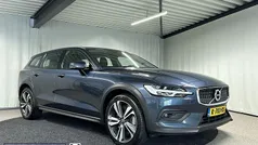 Blauw Gebruikt 2021 Volvo V60 CC Pro Stationwagen | € 40.595 (Eerlijke prijs)