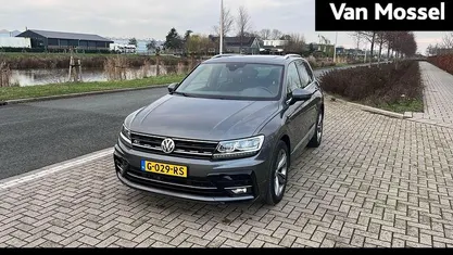 Grijs (metallic) Gebruikt 2019 VW Tiguan R-line SUV | € 26.400 (Eerlijke prijs)