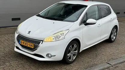 Occasion 2013 Peugeot 208 Allure Hatchback | € 2.349 (Eerlijke prijs)