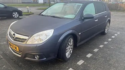 Occasion Opel Signum Executive 230 PK (169 kW) 2006 Grijs (metallic) Hatchback