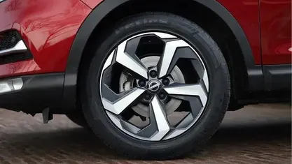 Rood Gebruikt 2021 Nissan Qashqai 360º SUV | € 19.895 (Goede deal)