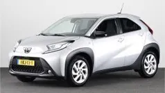 Grijs Gebruikt 2024 Toyota Aygo Pulse Hatchback | € 18.995 (Eerlijke prijs)