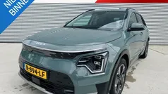 Groen, metallic lak Gebruikt 2022 Kia e-Niro SUV | € 31.250 (Eerlijke prijs)