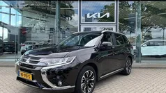 Zwart Gebruikt 2015 Mitsubishi Outlander Instyle SUV | € 15.250 (Eerlijke prijs)